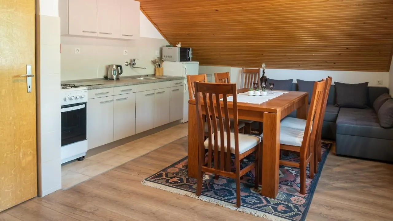 Apartment Kremzar Lokve Guest house
